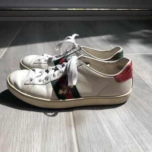 Gucci women’s ace sneaker with bee 🐝